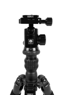 Traveler 7C Carbon Fiber Tripod w E-10 Ball Head